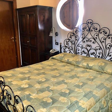 Hotel Bucaneve Pescasseroli Extérieur photo