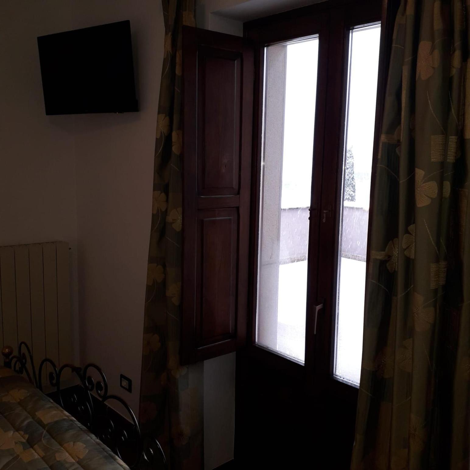 Hotel Bucaneve Pescasseroli Extérieur photo
